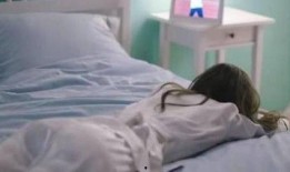 《在床上》在线观看,一场关于梦境与现实的视觉盛宴